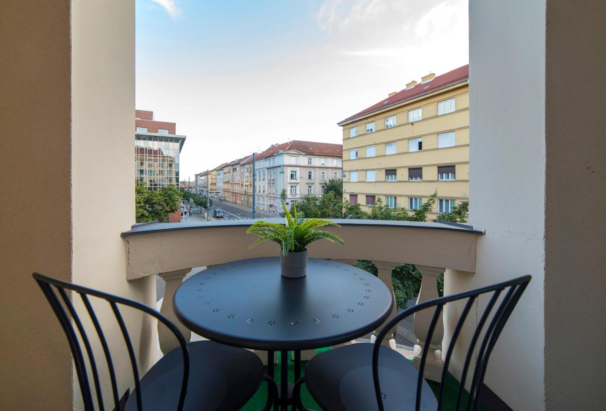Evita Accommodation Zagreb Exterior photo